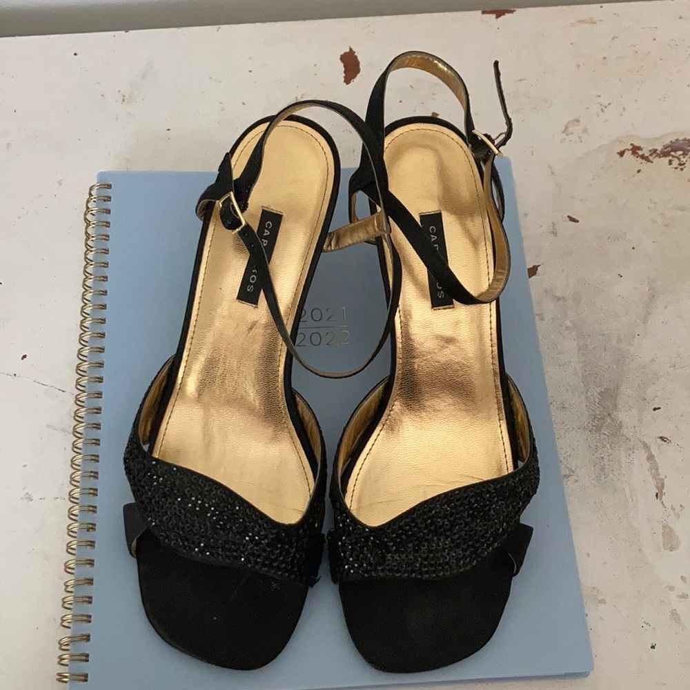 Caparros size 9 1/2. Black 2” heel.